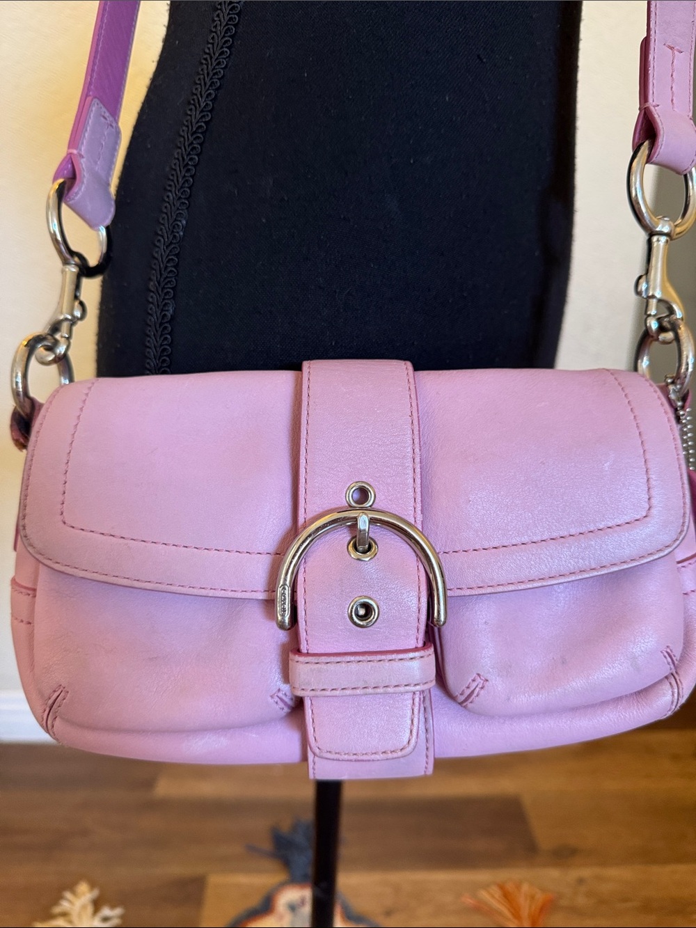 Coach y2k 3683 Soho leather crossbody bag baby pink RARE 💕 - Picture 3 of 16